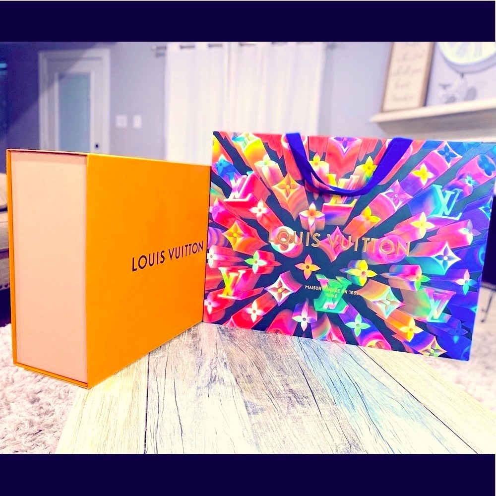 Authentic Special Limited Edition Louis Vuitton Gift Bag